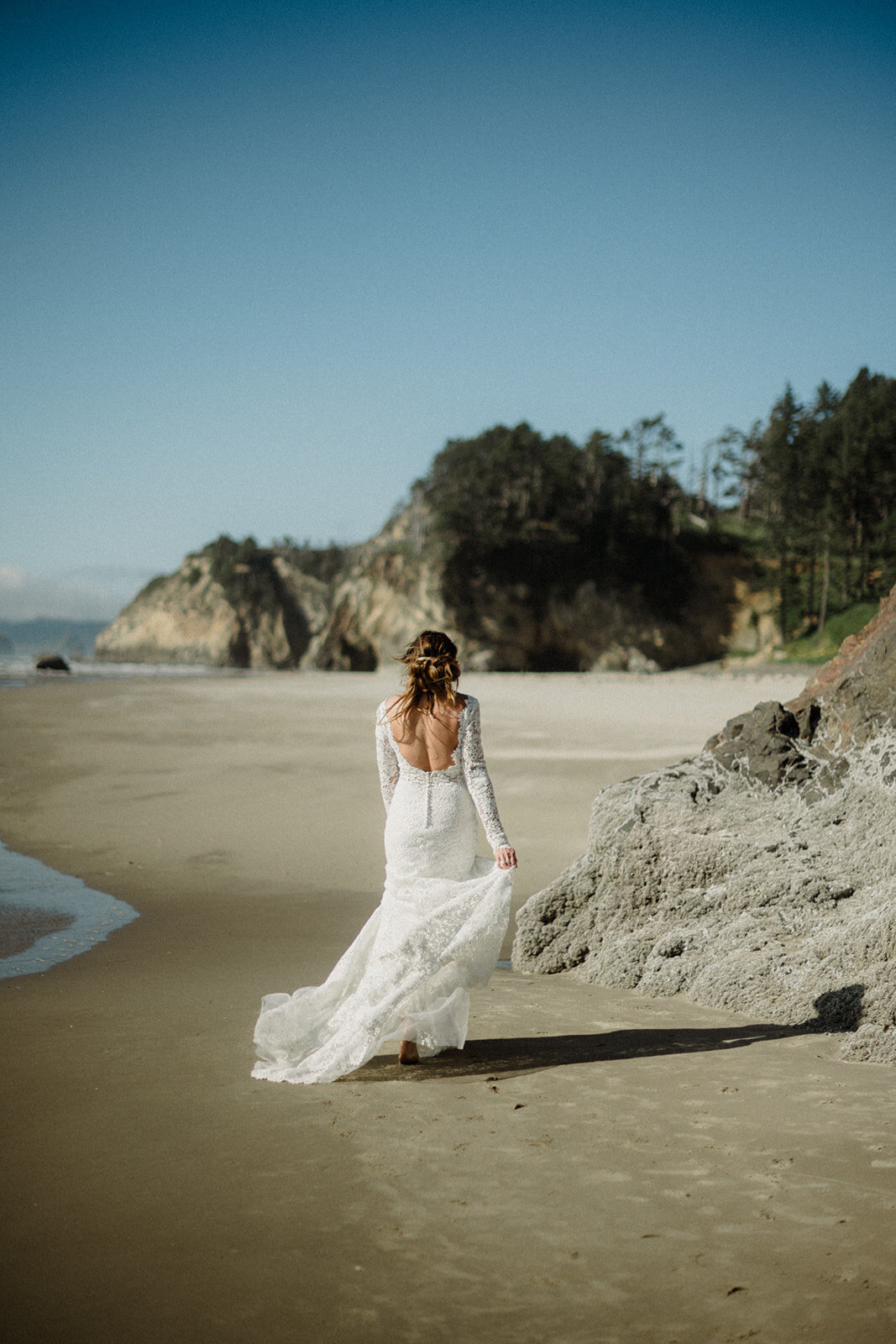 429 Cannon Beach Elopement Photographer_Wedding at Cannon Beach_Hug Point Elopement_Erica & Nate-1684-Edit_websize