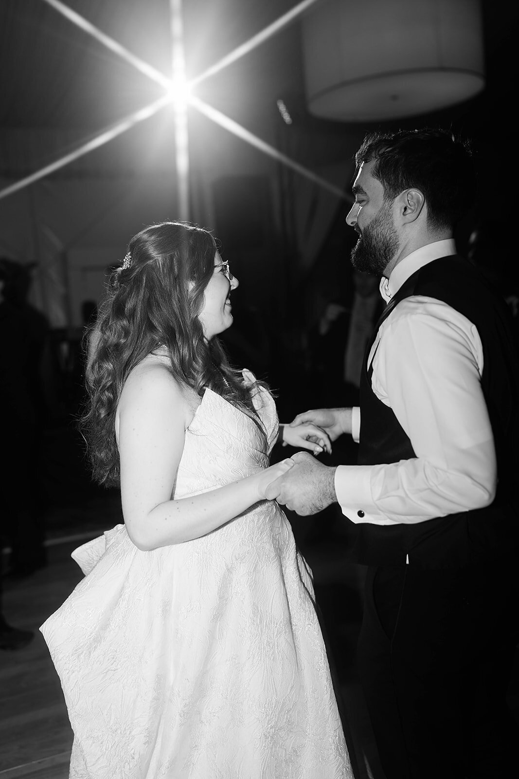 Eliana-Melmed-Photography-Chicago-LosAngeles-Jewish-WeddingPhotography-Dancefloor-00153