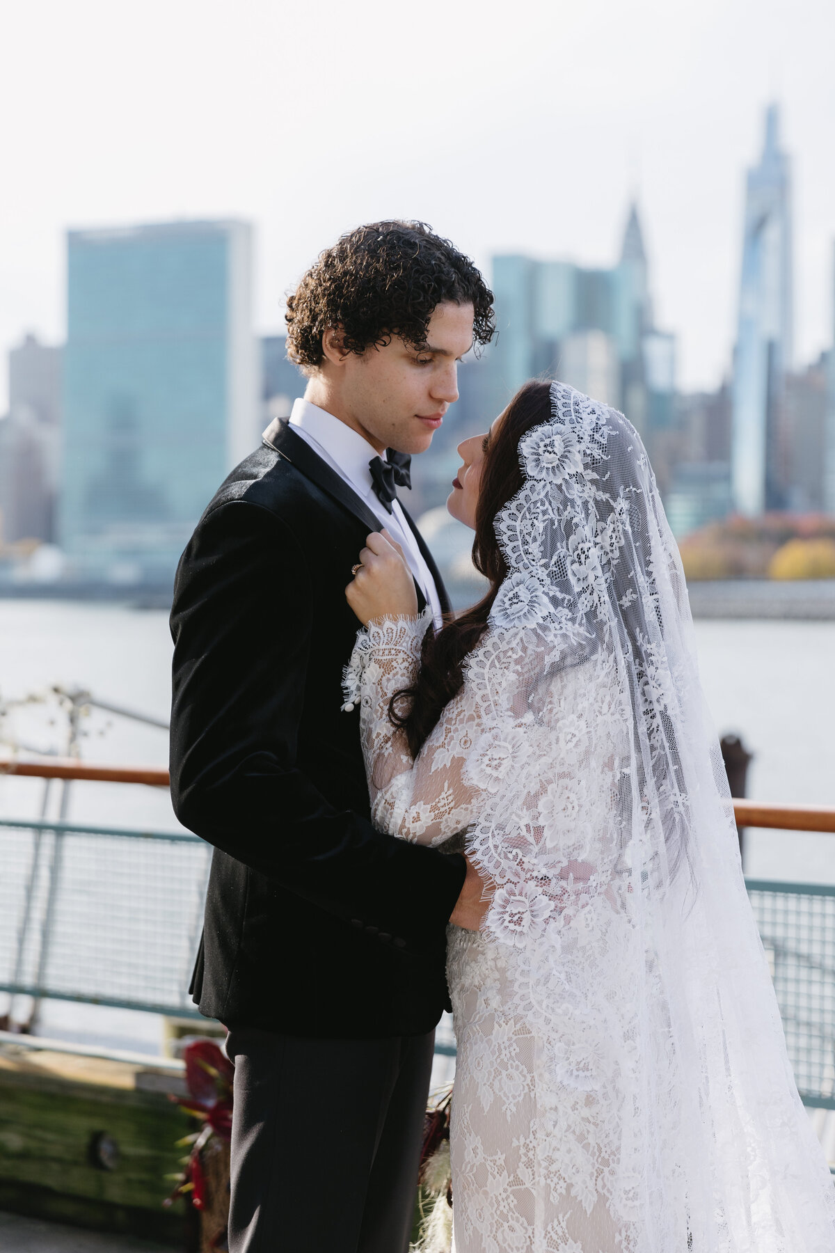 meredith-michel-editorial-wedding-bride-and-groom-portrait-waterfront