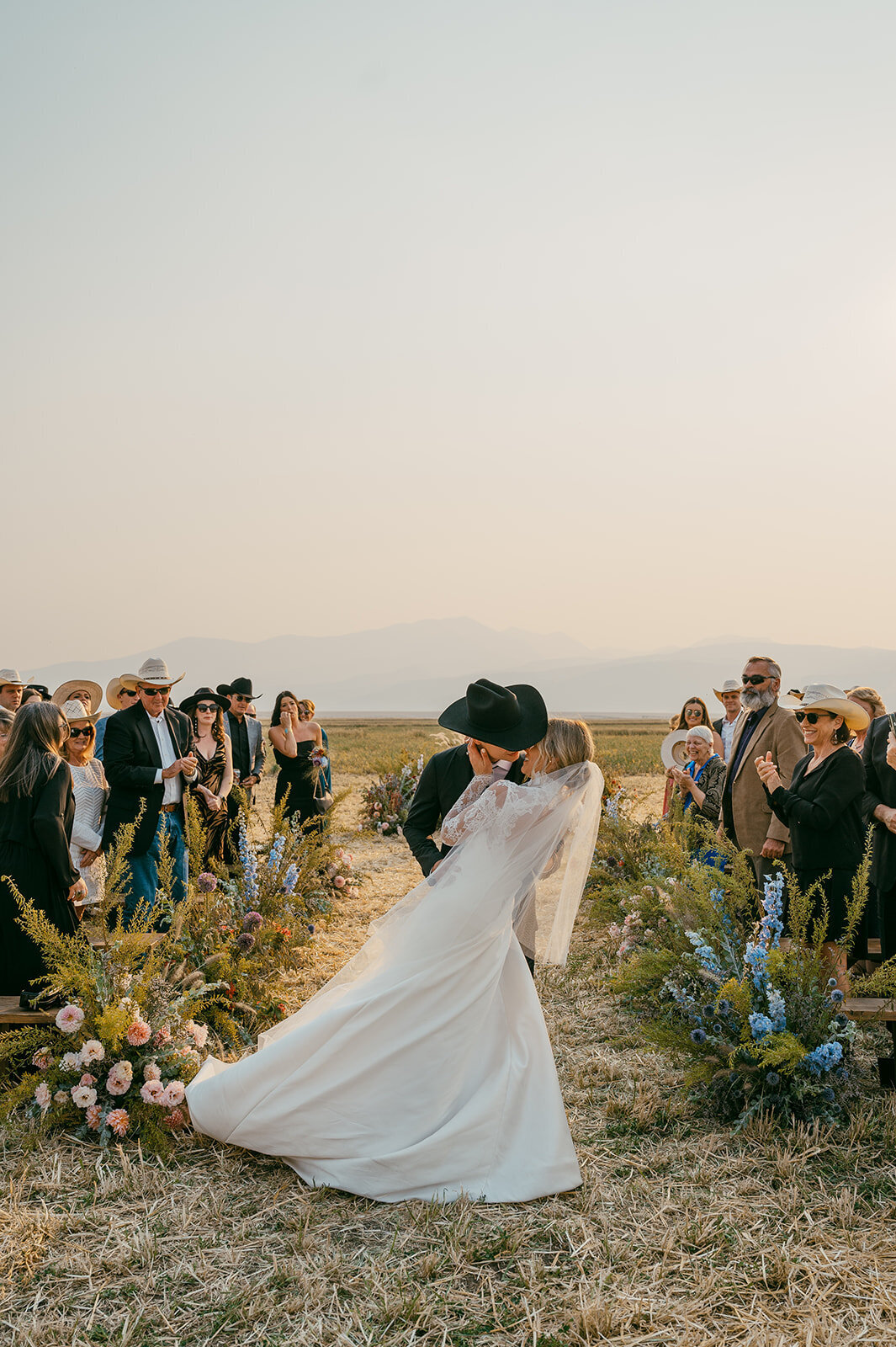 presley-gray-photo-Deerlodge-rustic-western-Montana-wedding-5221