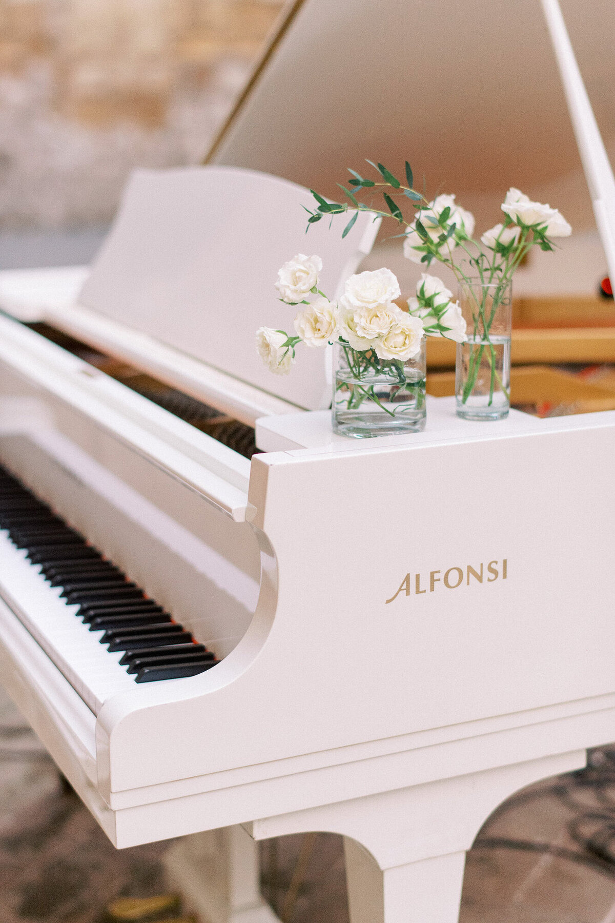 Maïlys Fortune Photography Husband Wife Wedding Weddings Photography France Switzerland Italy Timeless Dreamy Imagery Bilingual French English Destination Weddings Destination Wedding Provence French Riviera Paris Lake Como Tuscany142