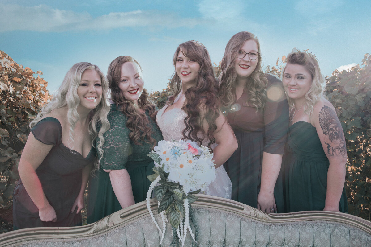 wedding | harpor's vinyard | Iowa Wedding Photographer | Playlife | Getting Ready | Bride_0210