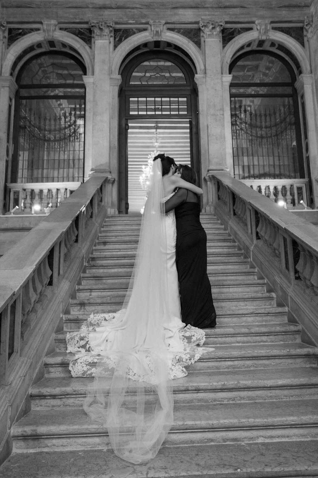 Flora_And_Grace_Editorial_Venice_Analog_Editorial_Wedding_Photographer (1 von 1)-36