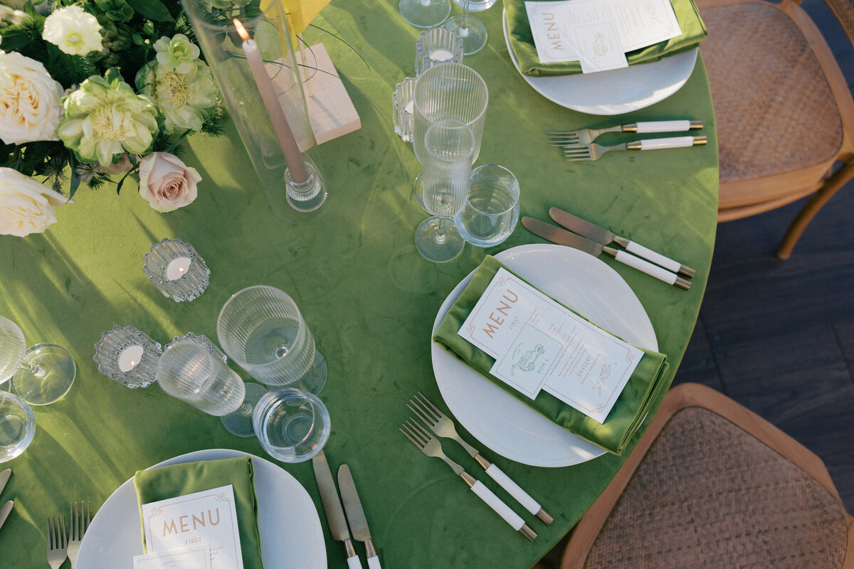 green-wedding-tablescape-ct