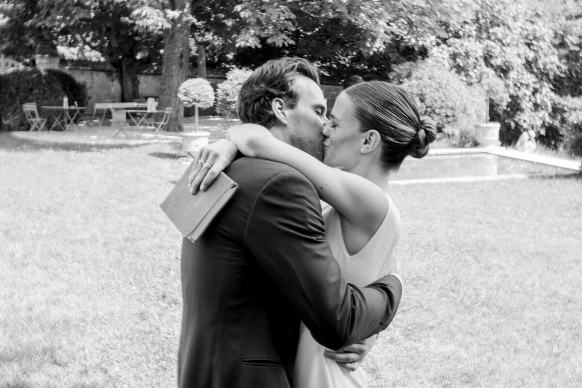 Maïlys Fortune Photography Husband Wife Wedding Weddings Photography France Switzerland Italy Timeless Dreamy Imagery Bilingual French English Destination Weddings Destination Wedding Provence French Riviera Paris Lake Como Tuscany30