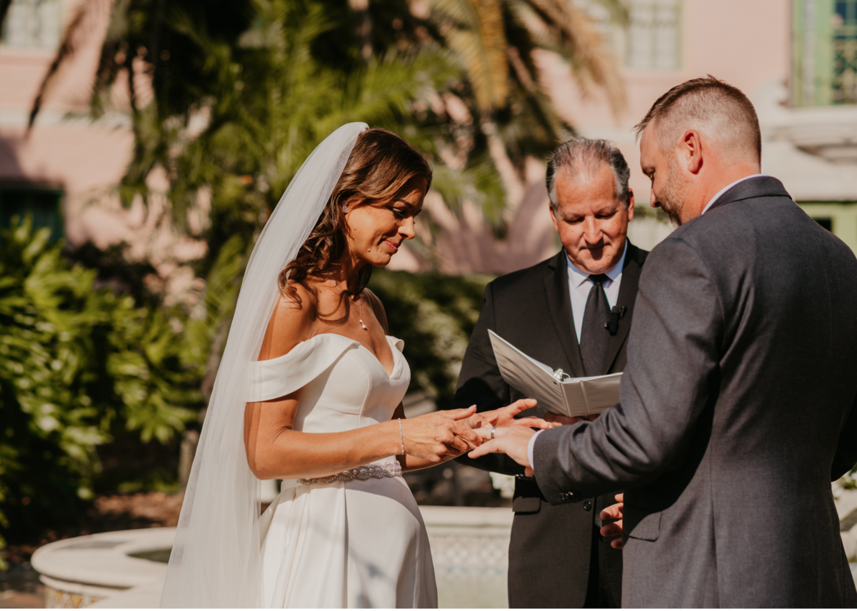 mariah-lacy-photo-the-vinoy-hotel-elope-in-florida-chantilly-chic-celebrations-2