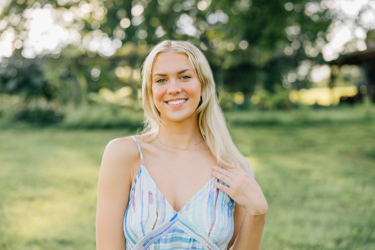 Anna, Senior Pics, 2023- Blog-009