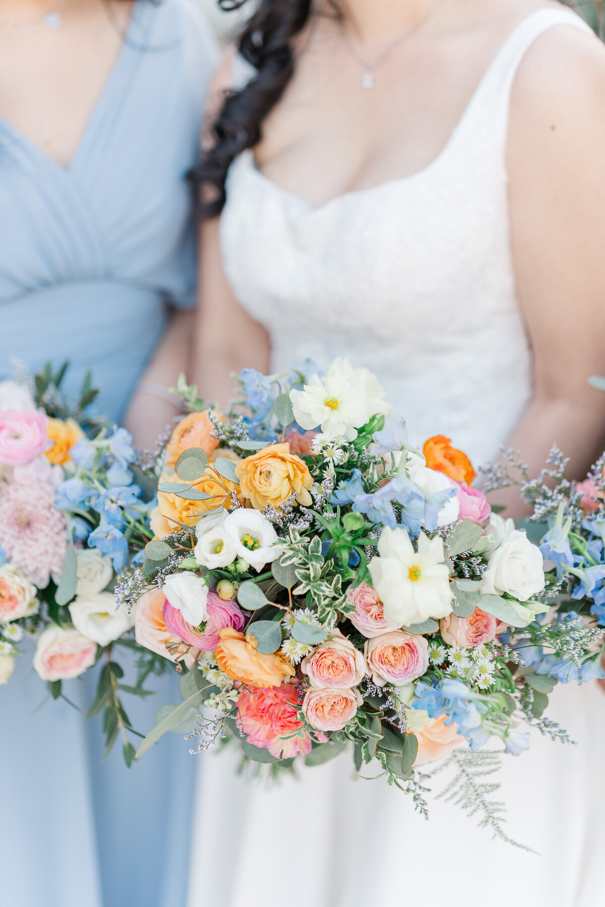Chateaux at Fox Meadows Colorful Spring Wedding Light and Airy Elena Spraguer Photography  0116