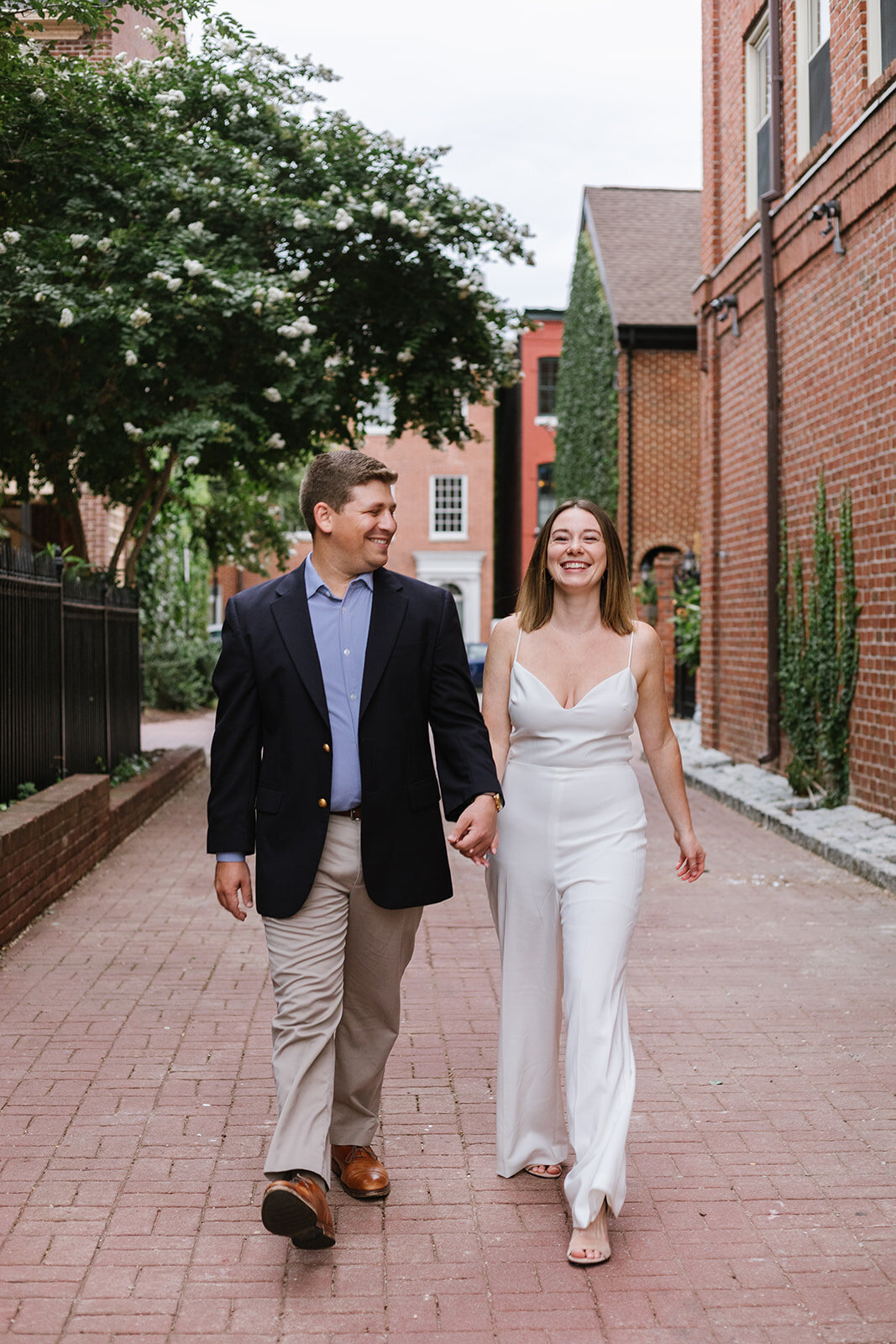 urban-row-photo-downtown-alexandria-engagement