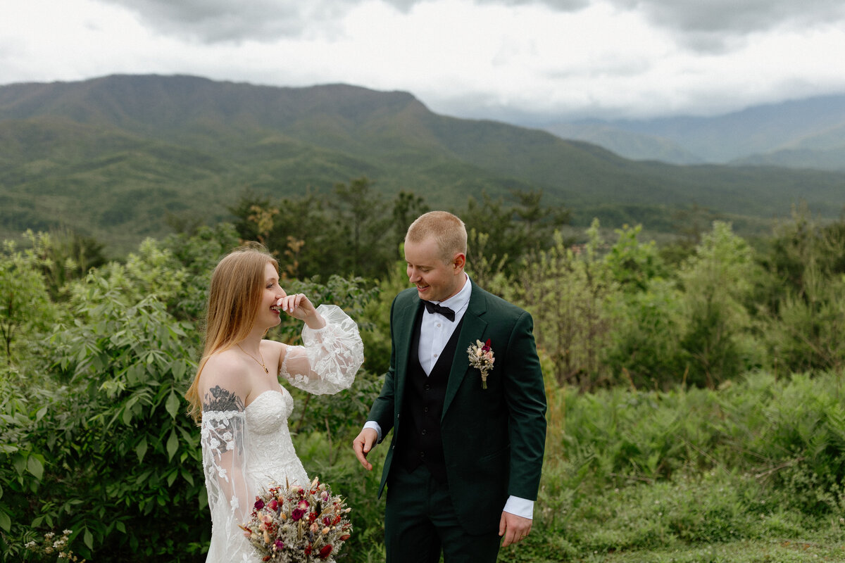 meg-thompon-photography-gatlinburg-wedding-lauren-matt-418