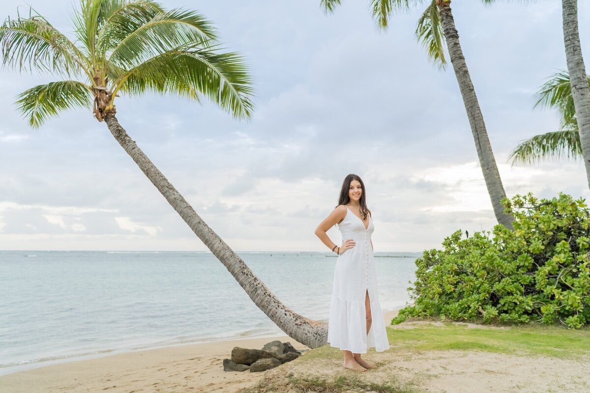 Stylish Oahu senior photo session