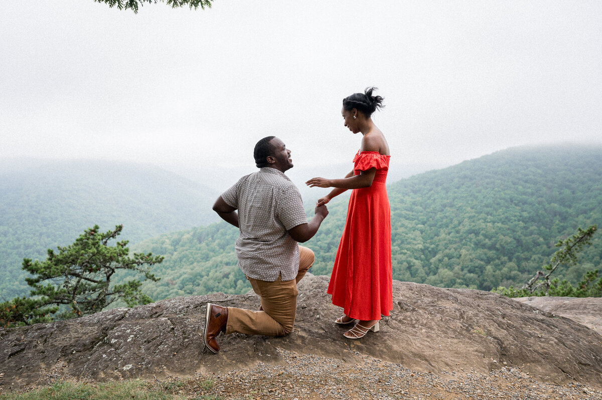 Charlottesville Engagement Photography - Hunter and Sarah Photography-24
