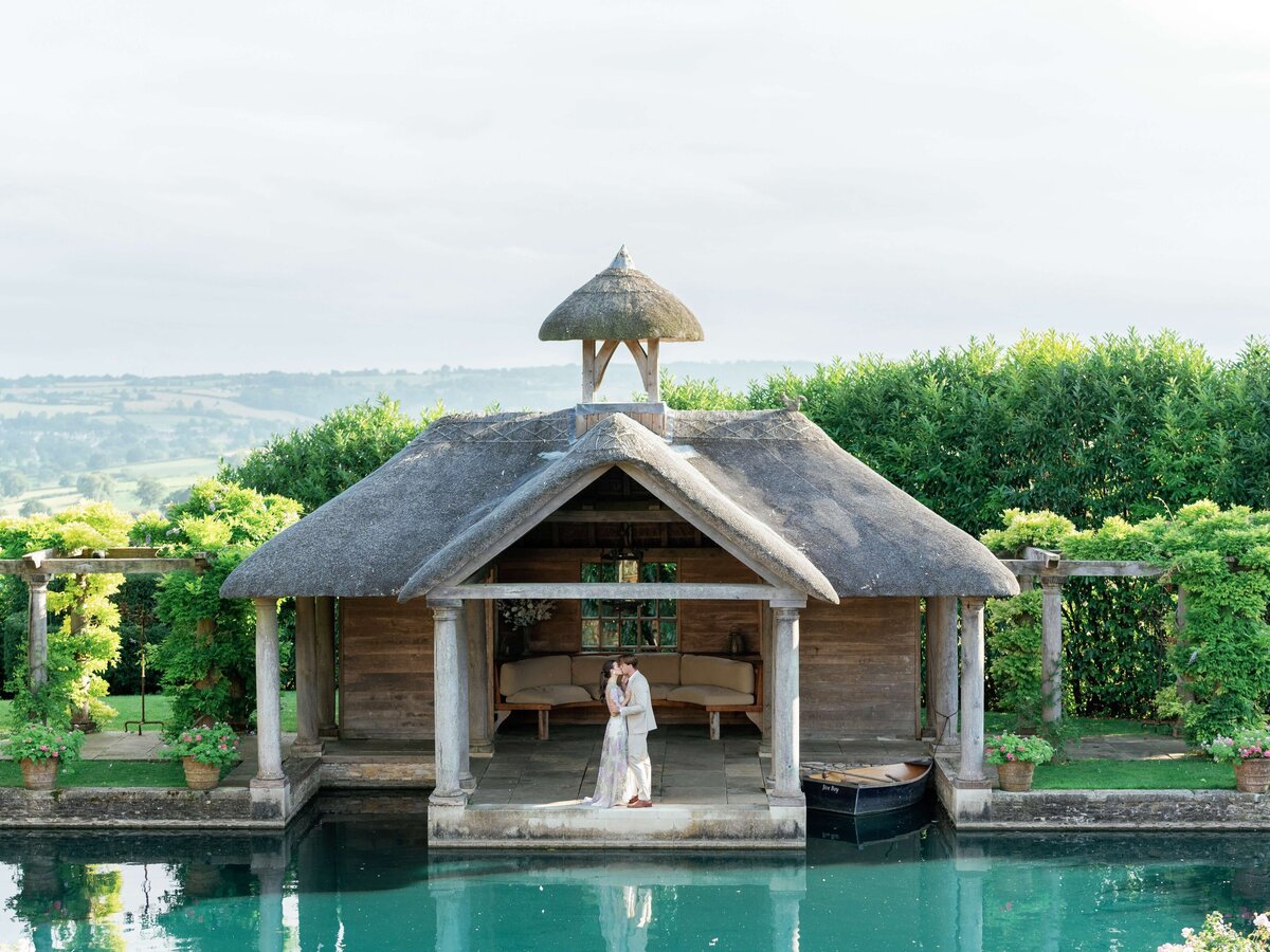 Bride and groom pictures at the Boathouse at Euridge Manor