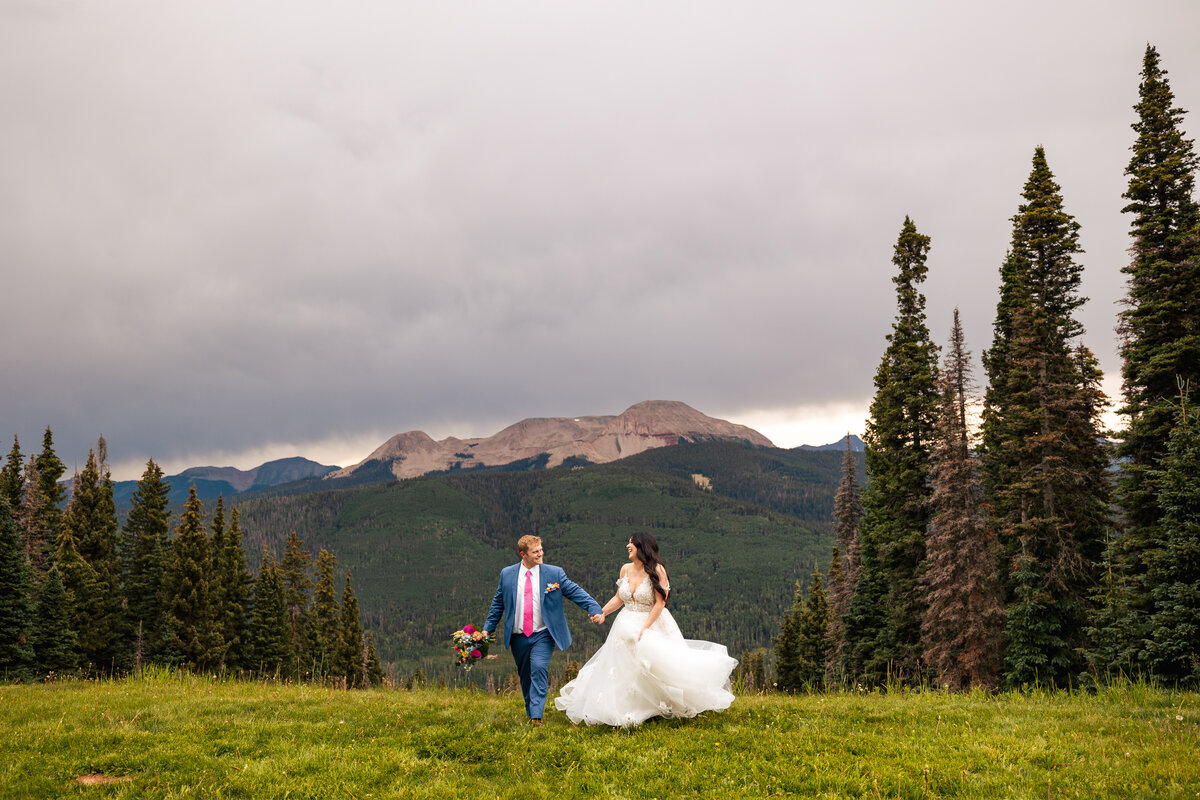 Experience sunset bliss at Two Wishes Ranch in Lockhart, Texas. An intimate, stress-free wedding with candlelit charm, gorgeous florals, and the freedom to celebrate your love your way.