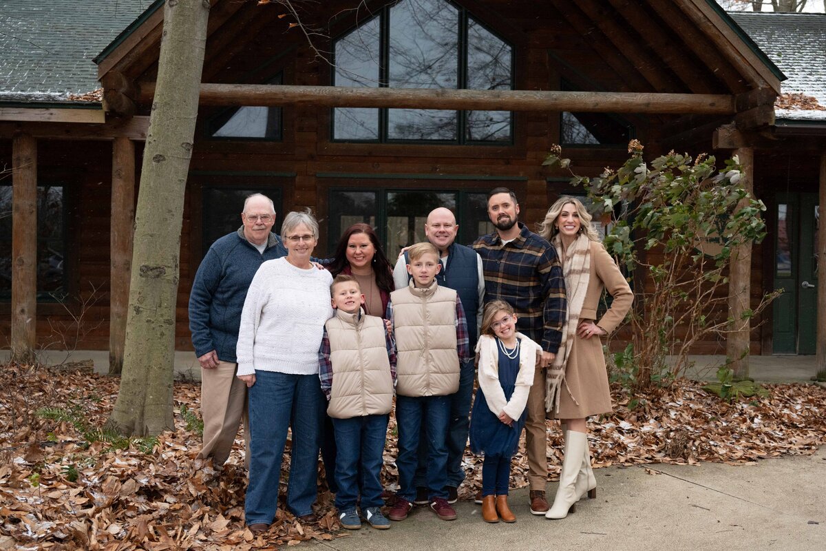 ChristmasFamilyPhotosMedinaOhioPositivelyPortraits-7