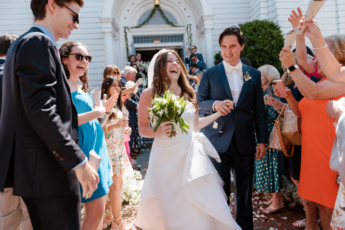 24-23-Ceremony-91-kg_events_and_design_martha_s_vineyard_massachusetts_mv_luxury_wedding_weddings_planning_event_destination_private_corporate_designer_planner_saint_elizabeth_s_church_beach_plum_inn_restaurant_chilmark_menemsha_ma