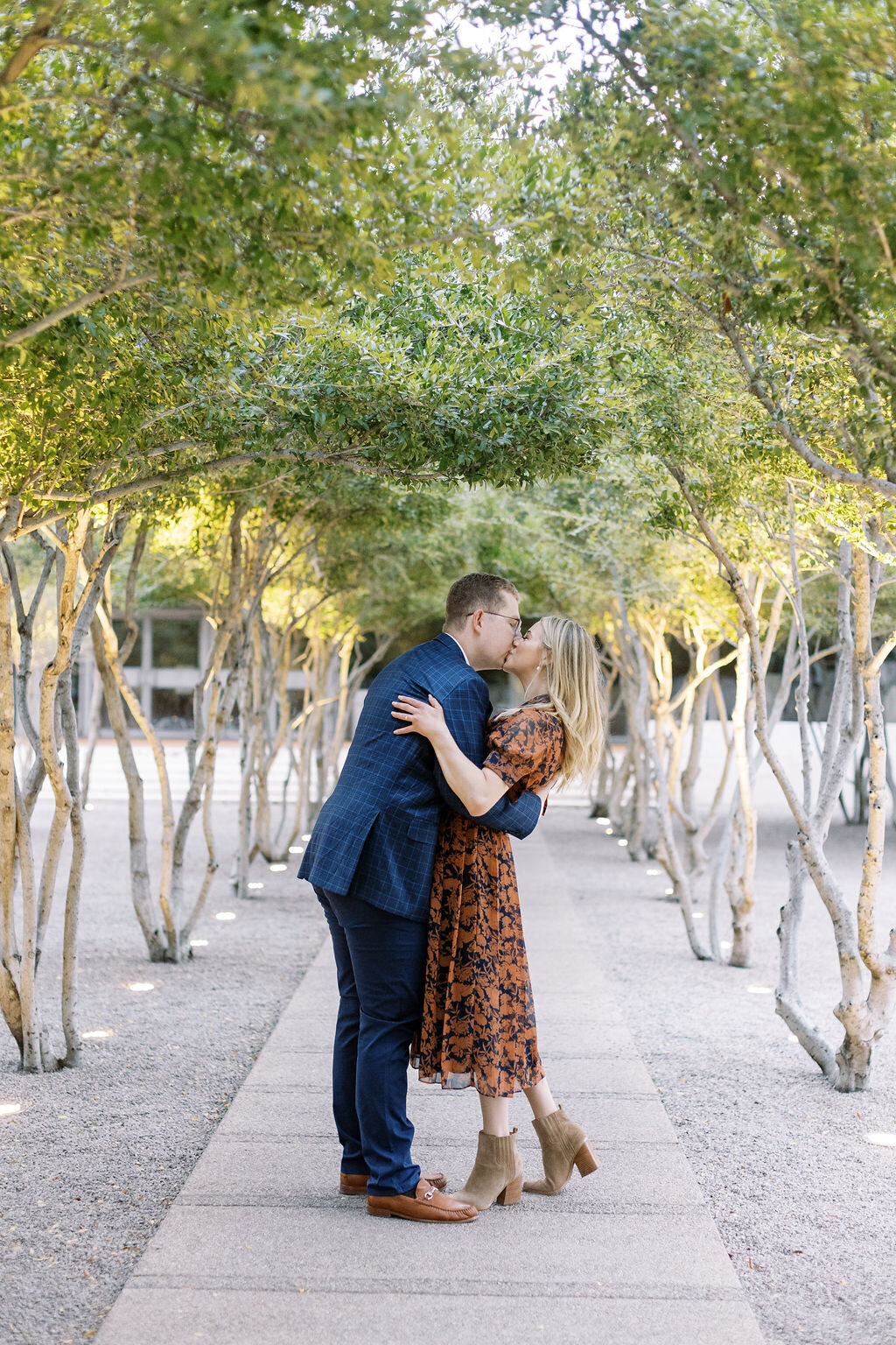 30-texas-spring-engagement-portraits