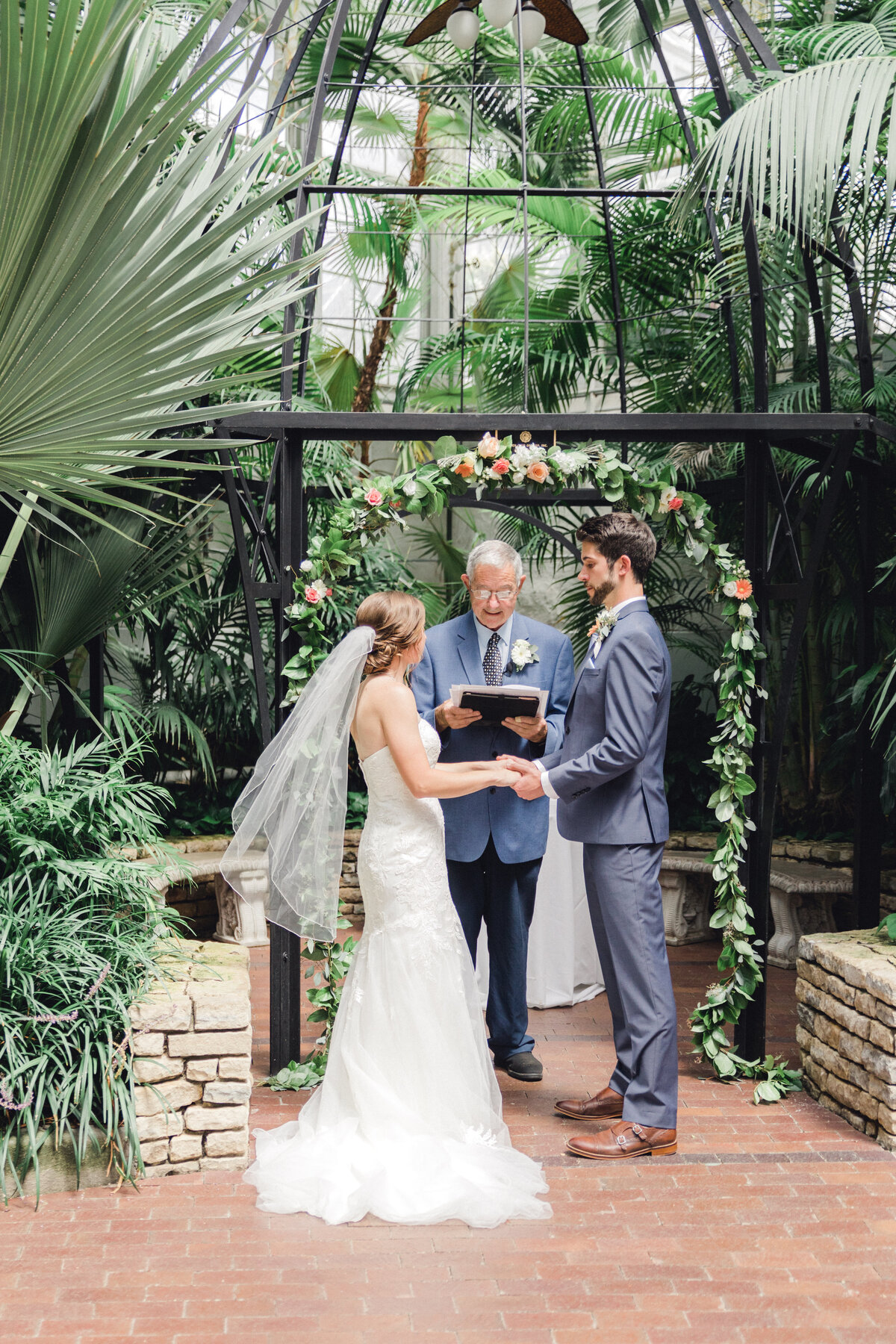 franklin-park-conservatory-wedding-elopement