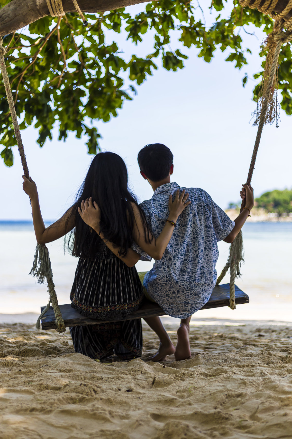 Beach Picnic Proposal on Koh Tao Thailand  (2)