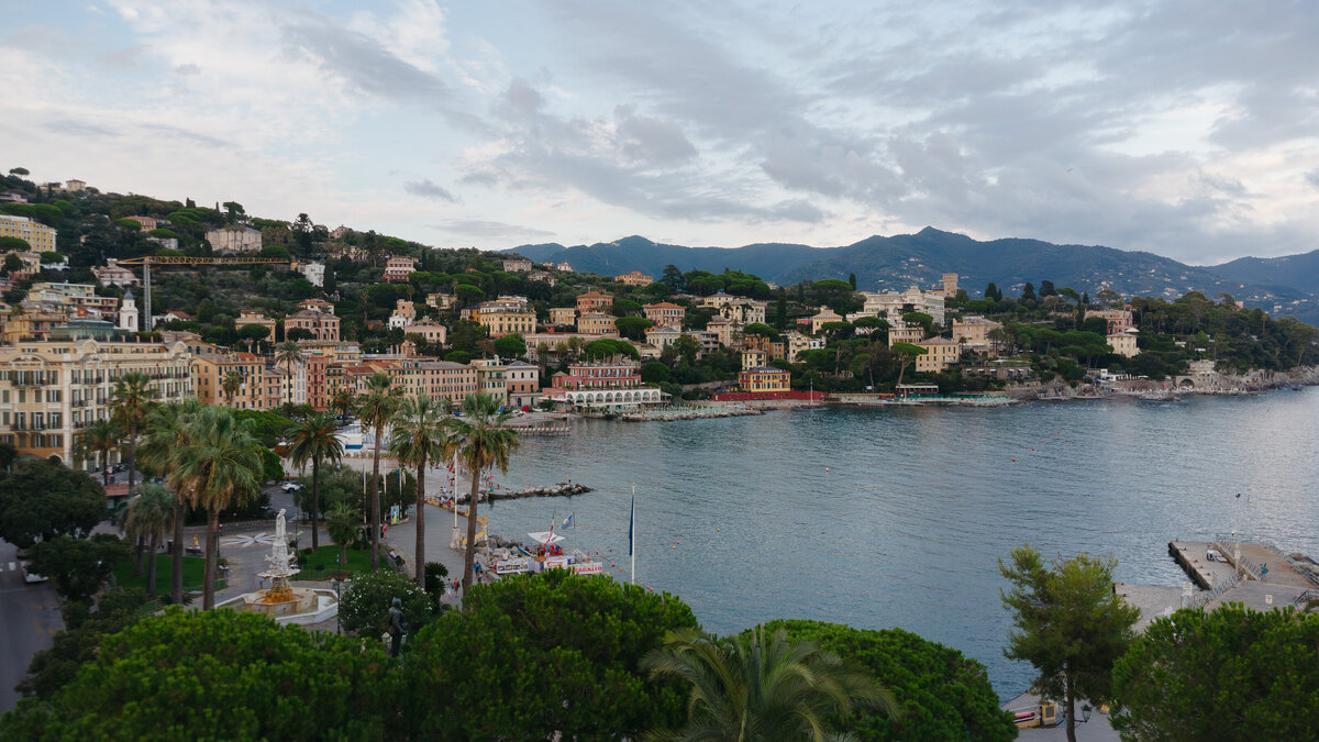 Cacie_Carroll@CacieCarrollPhotography_KriziaandNick_LocalPizzariaWelcomeDinner_SantaMargheritaItaly-362