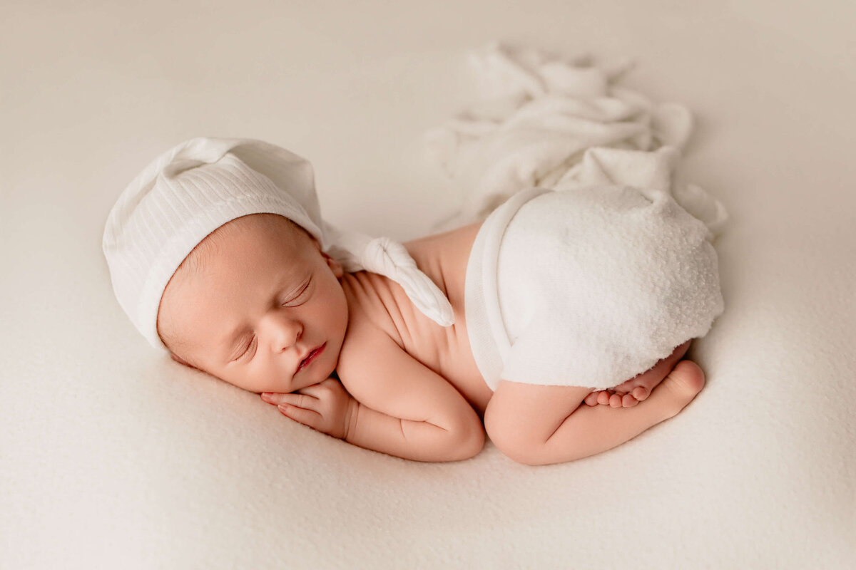 Milwaukee-Newborn-Photographer-3