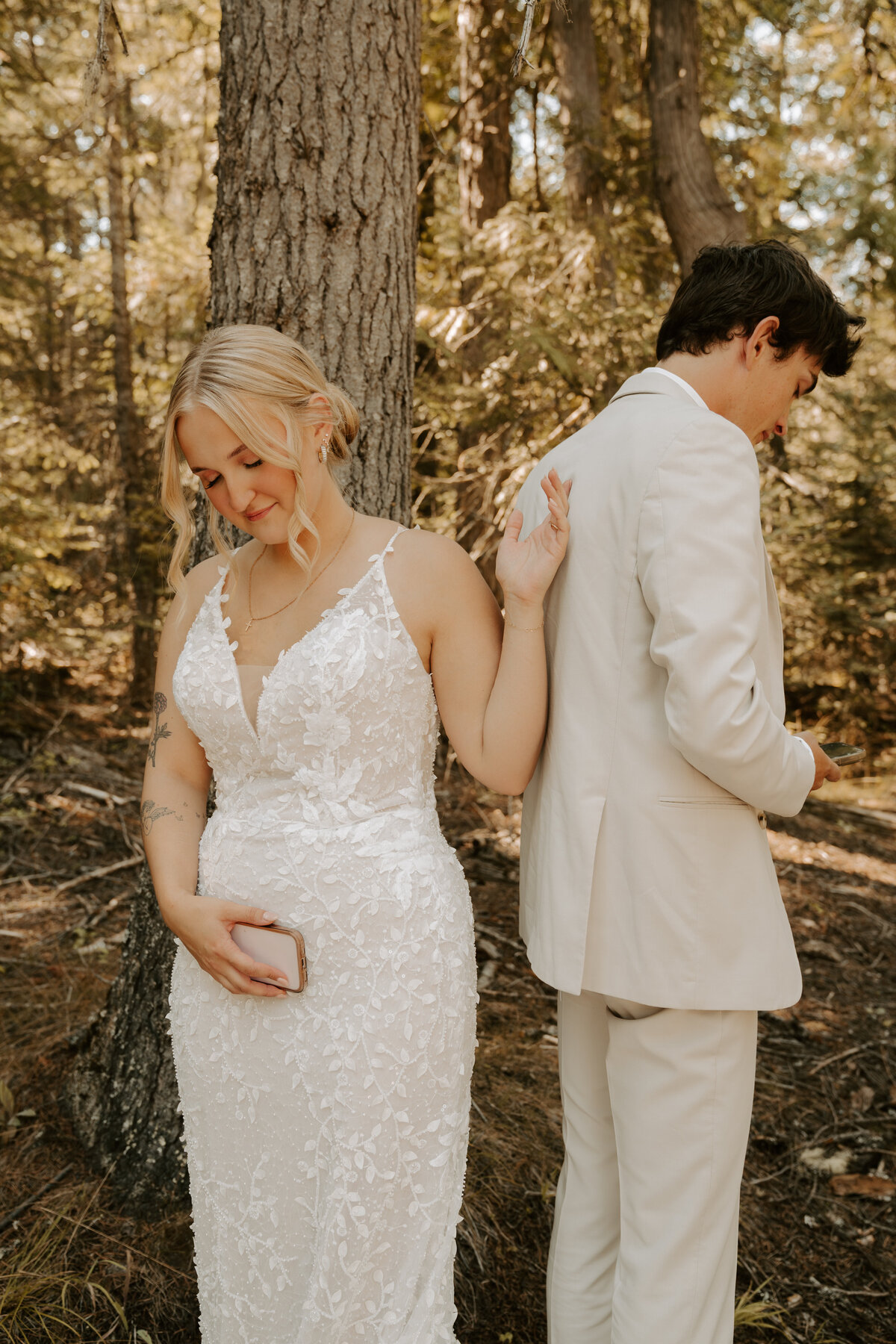 Madi & Peter -- Wedding - sneak peeks-30 2
