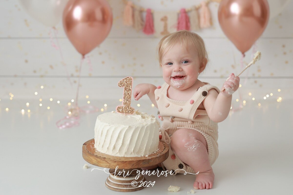 lehigh-valley-photographer-lori-generose-lg-photography-first-birthday-cake-smash-boy-pottstown-pa