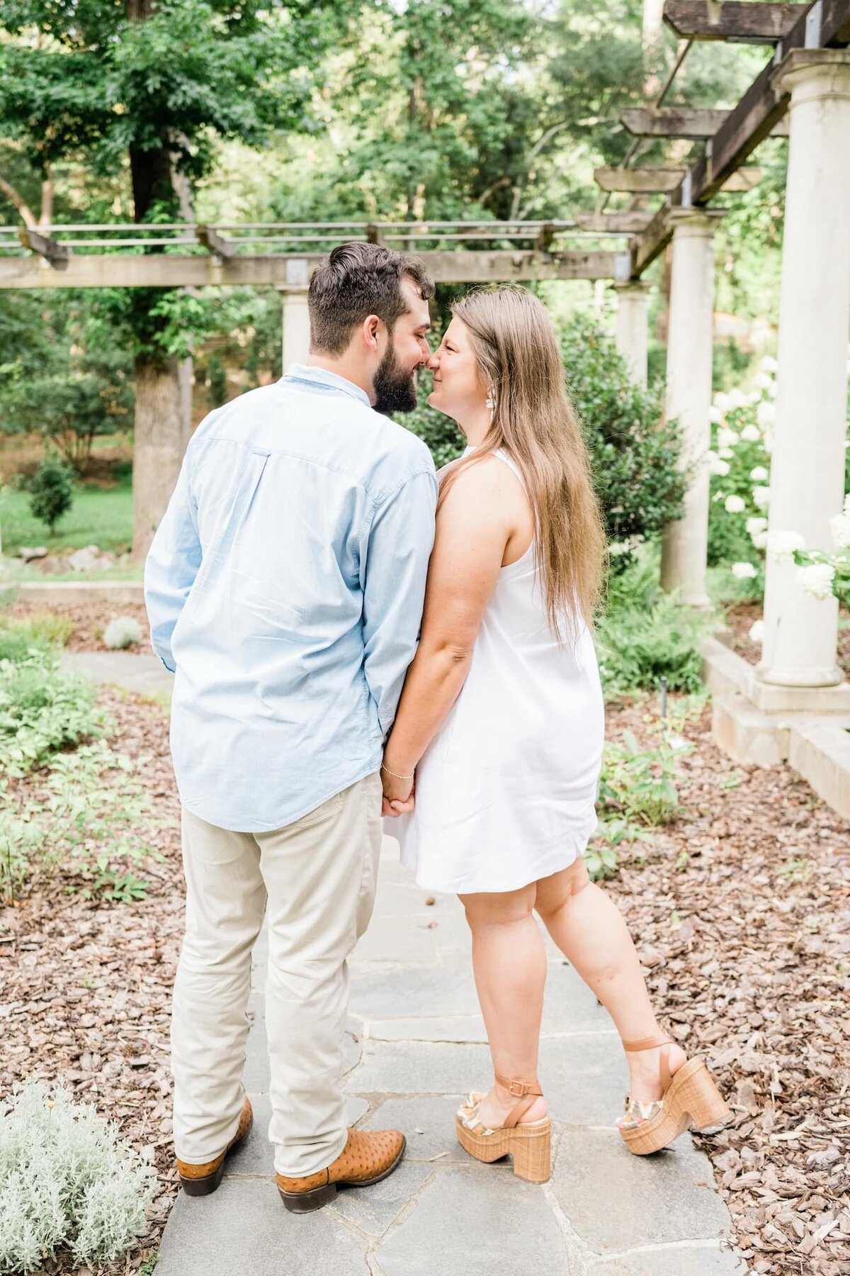 Elli-Row-Photography-CatorWoolford-Gardens-Engagement_2879