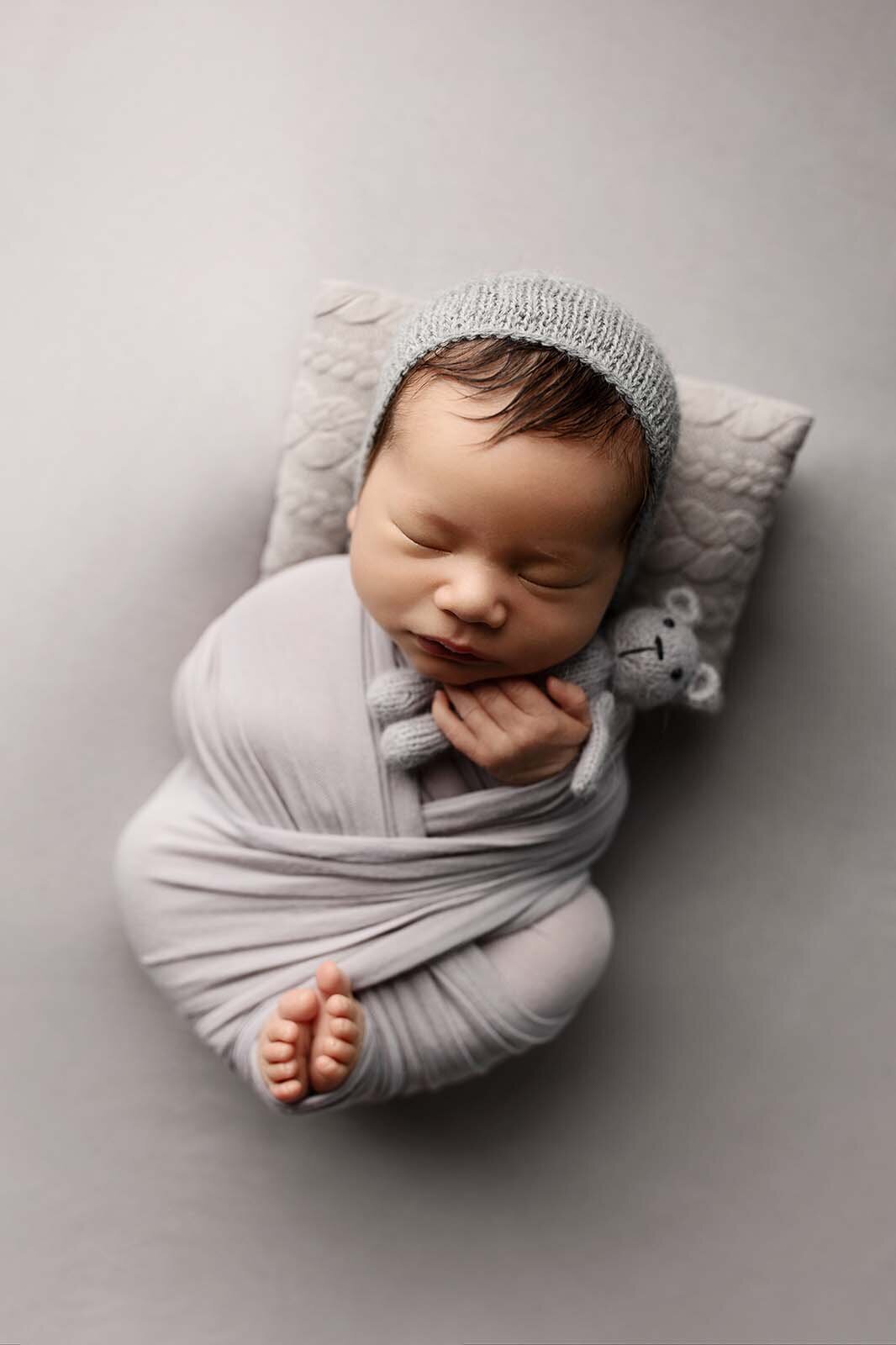 best Maryland newborn photographer, Baltimore newborn photographer, newborn photography near me, newborn portraits Crofton MD, professional baby photos
