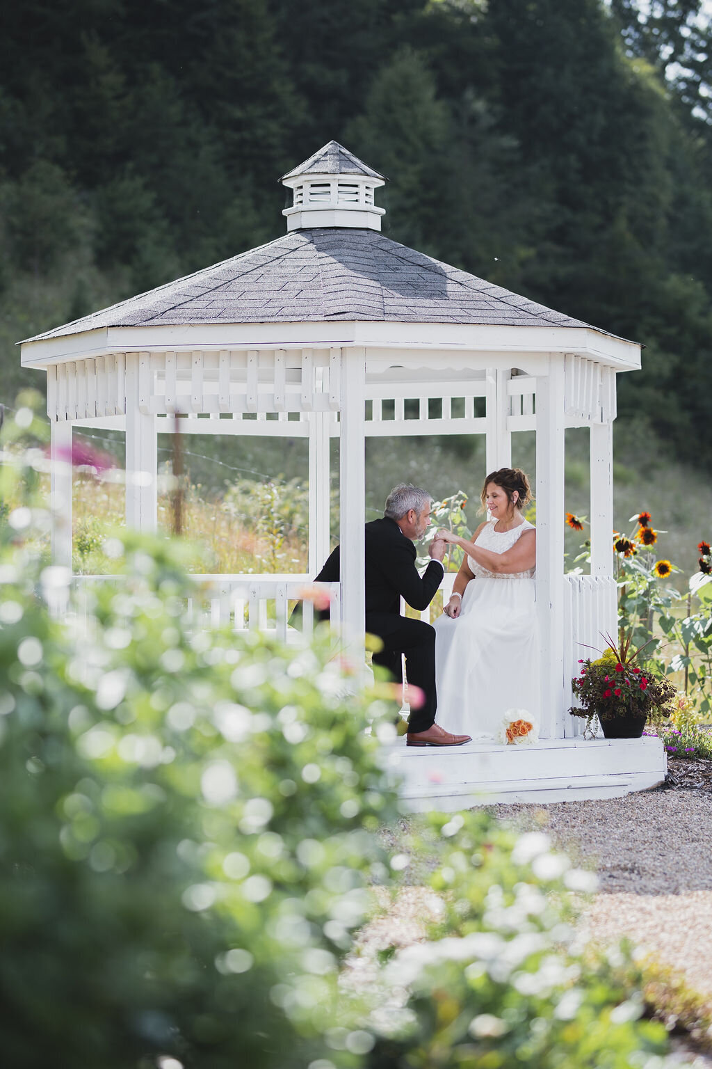 asheville-micro-wedding-venue-blue-ridge-mountains-00115