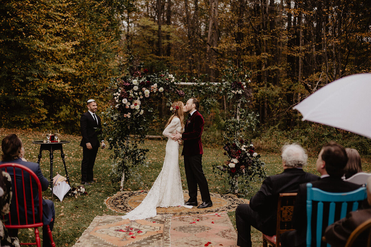 catskills-wedding-planner-canvas-weddings-foxfire-mountain-house-wedding-ceremony-28