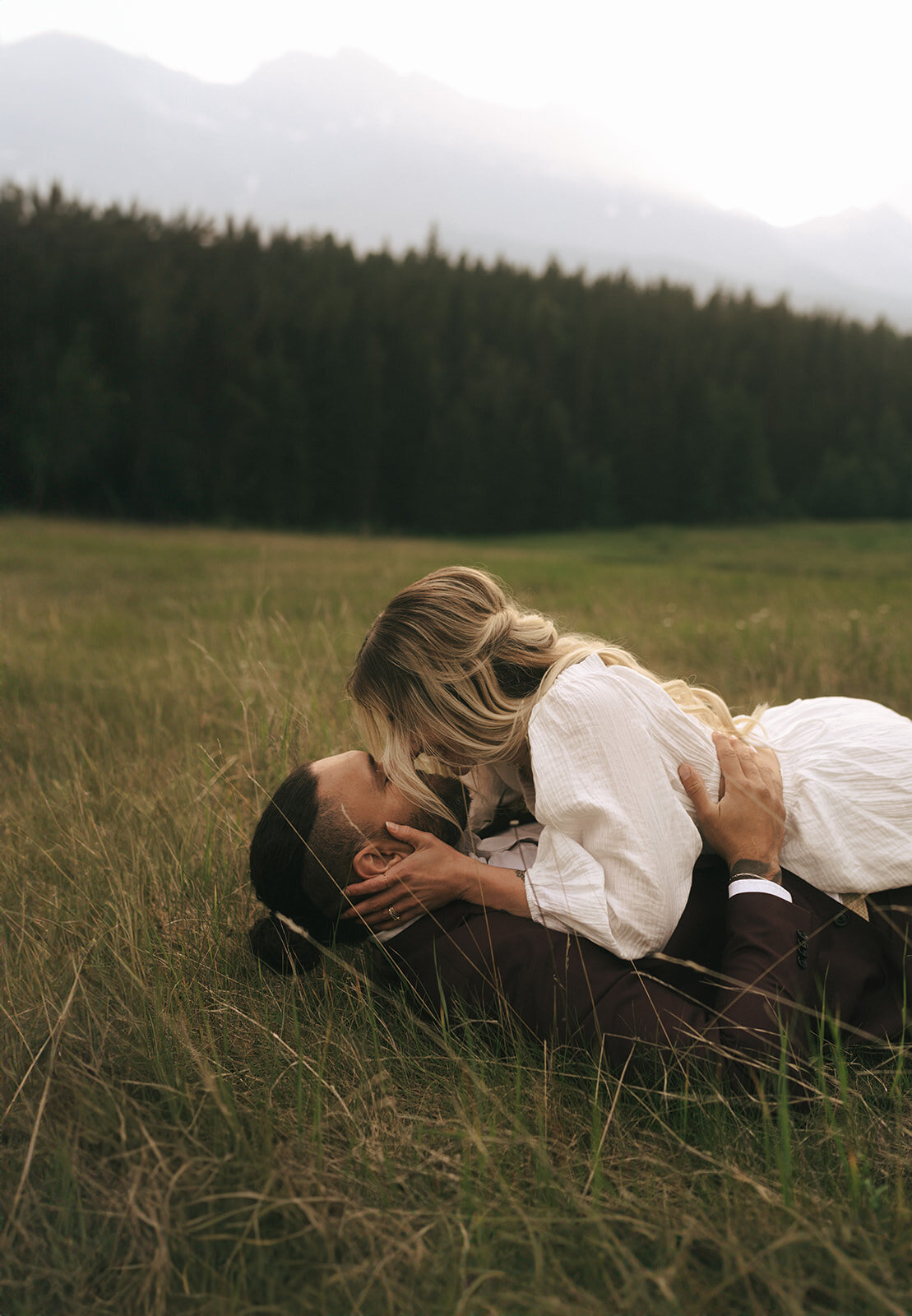 banff-elopement-wedding-photographer-lake-louise-alberta-taylor-dawning-photography-129