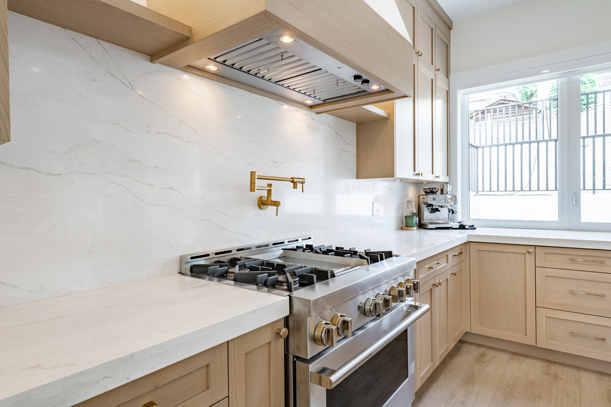 10376 125 St-18