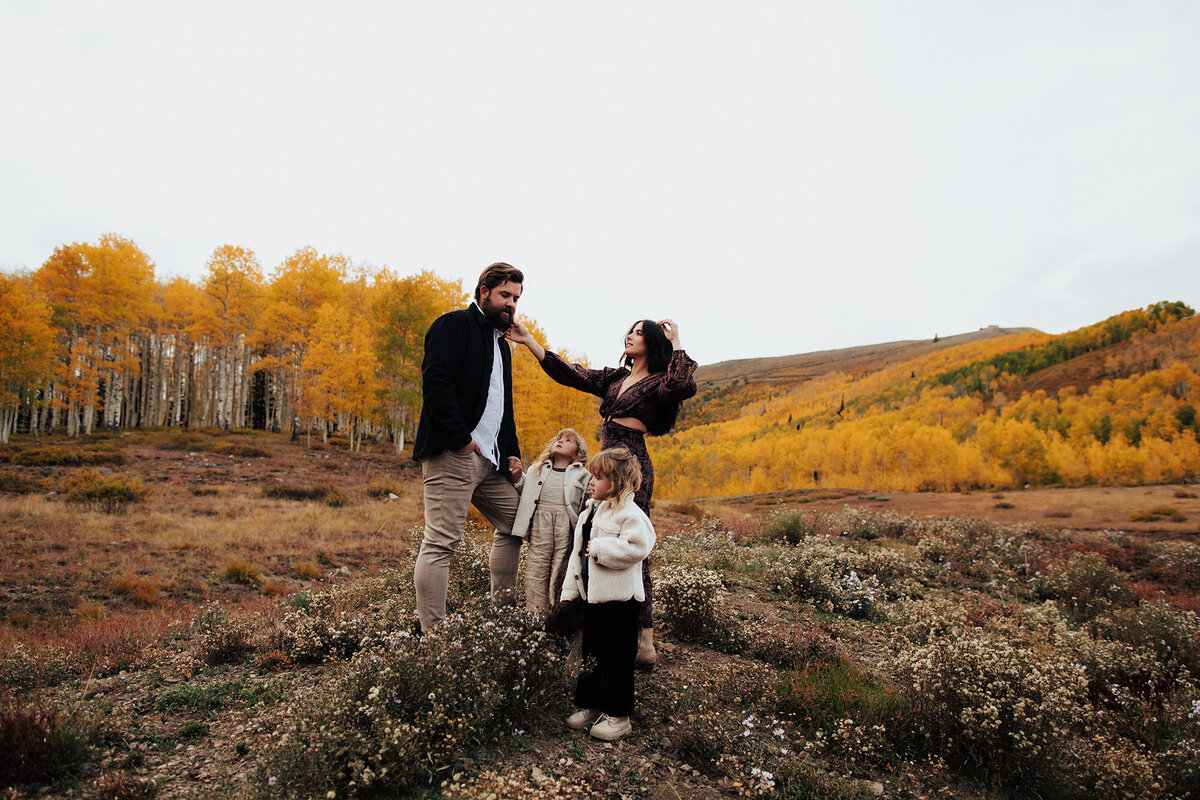 family-portrait-in-fall-colors