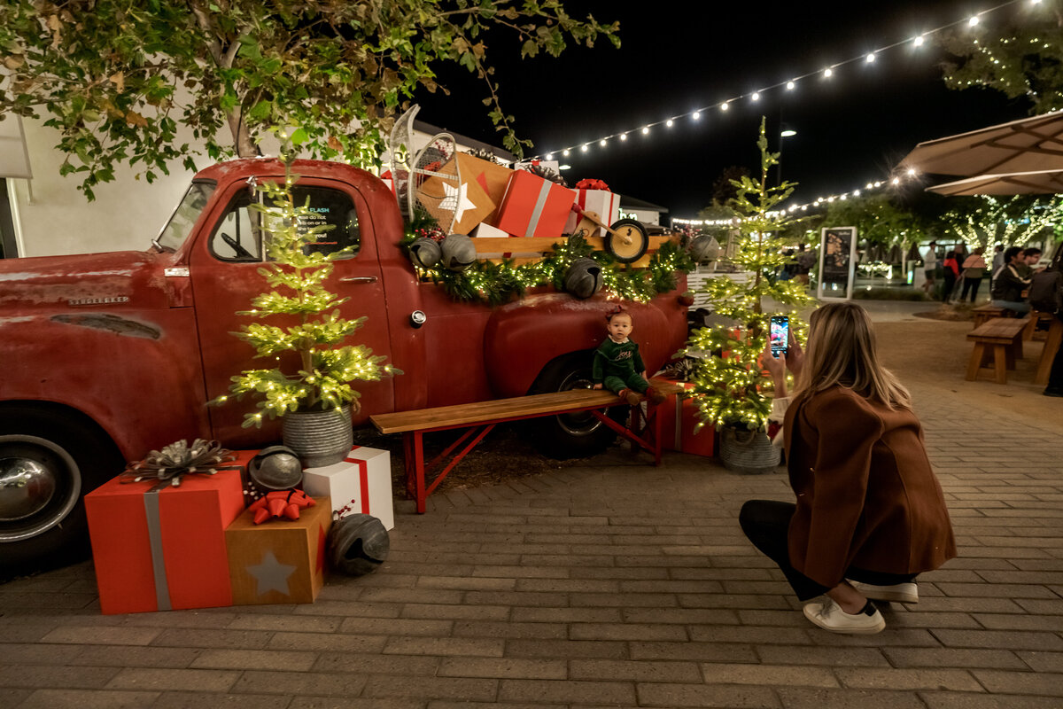 Photo ops at holiday events that keep people coming back