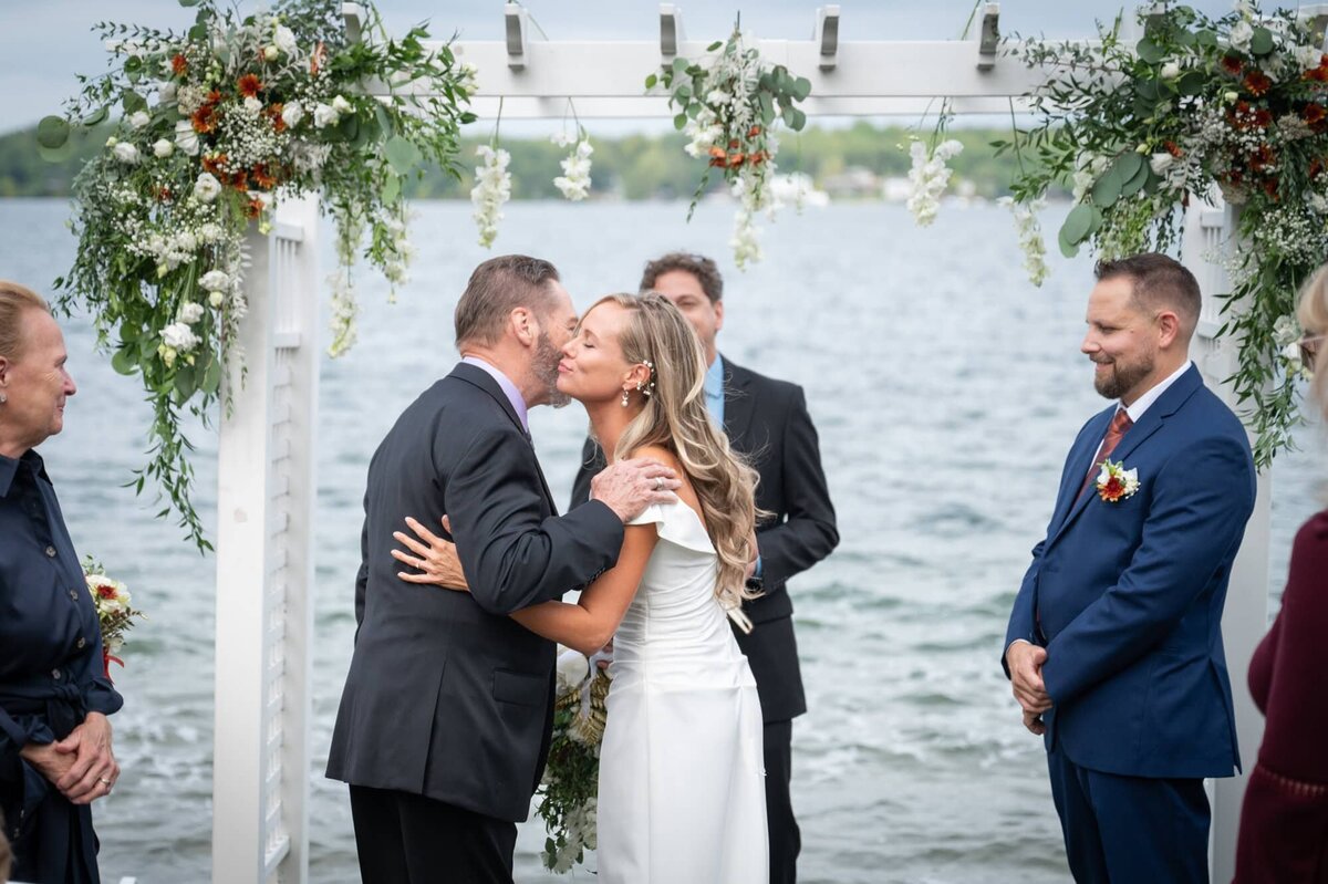 grandrapidsweddingphotographer-mk24-23