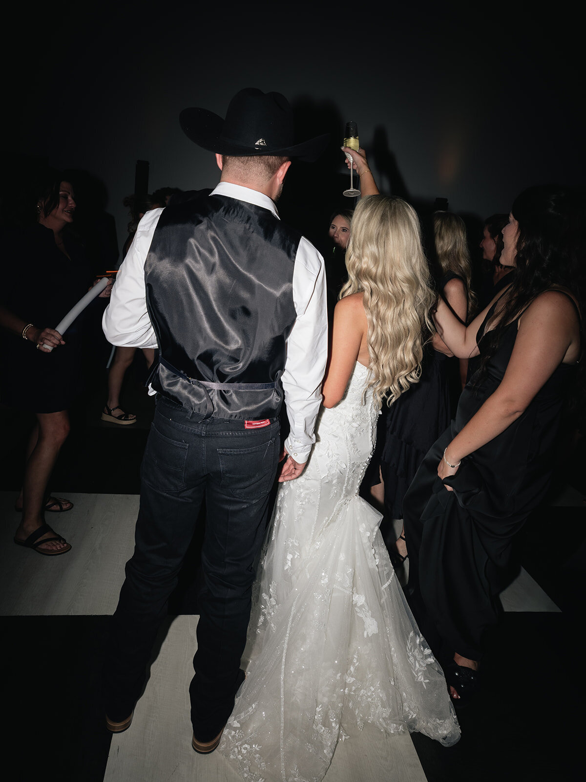 2025-10-11_DykesWeddingPreviews_MollyMurphyPhotography-131