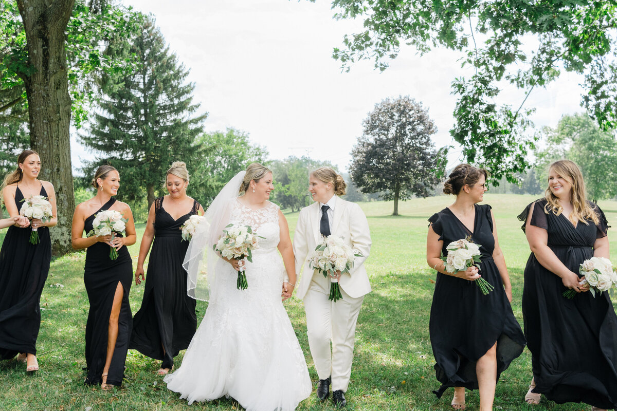 bridesmaids-celebrating-lgbtq-couple-yinzer-farm