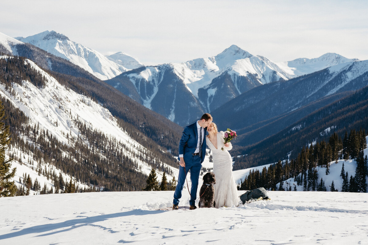 Sam-Murch-Photography-Ouray-Winter-Elopement-with-dog-51