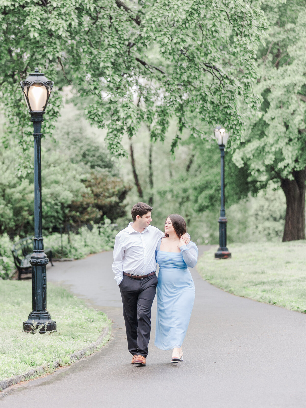 brittany-graf-photography-katie-mattingly-new-york-central-park-public-library-engagement-session-125