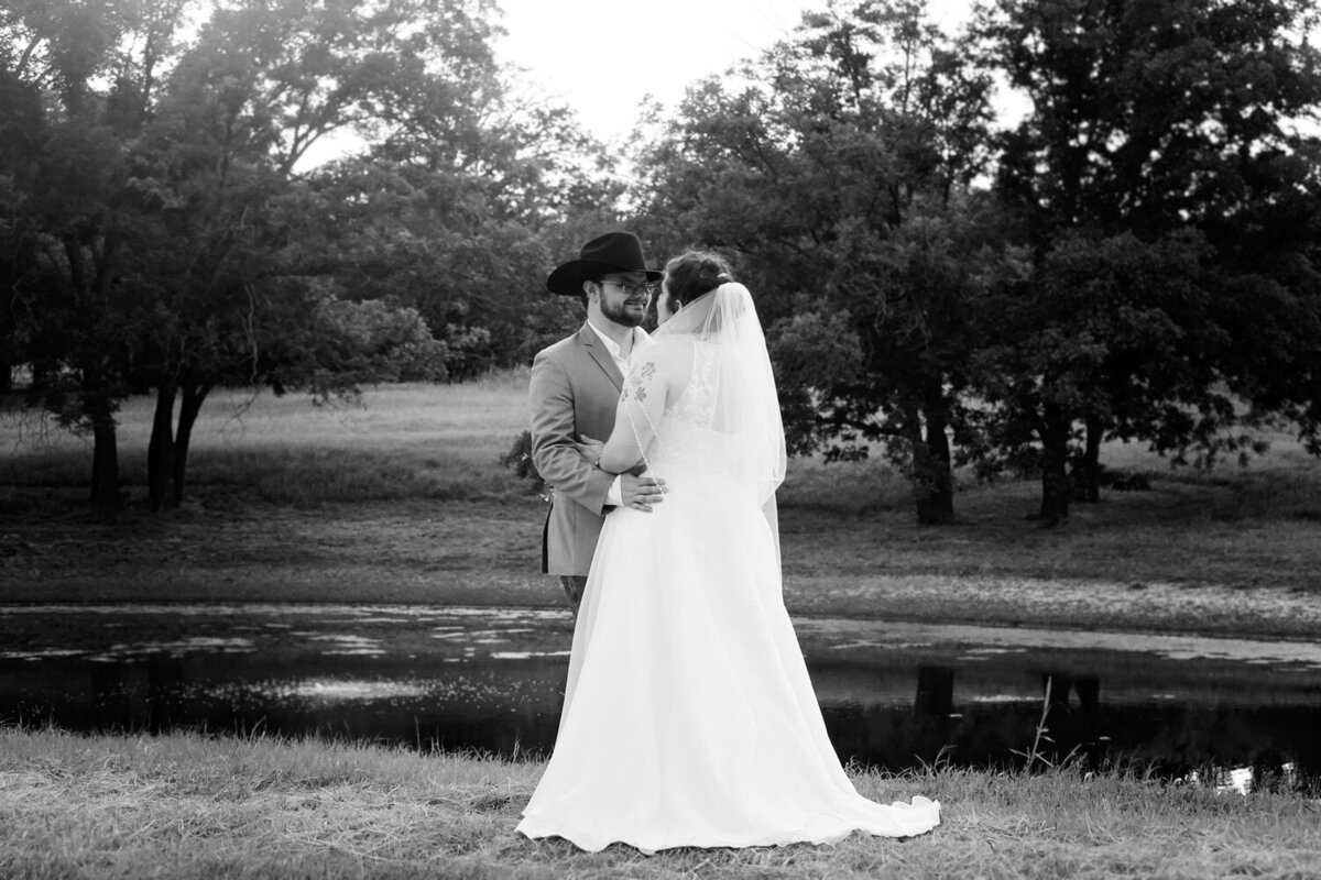 Alicia-and-John-wedding-in-Dallas-Texas-Bella-Vista-Wedding-Planning-12