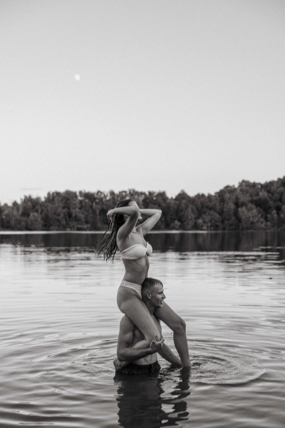 1Wisconsin Couples Photographer Lake Session Destination Couples photographer_-2