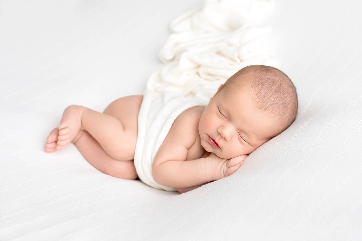 best charlottesville va newborn photographers