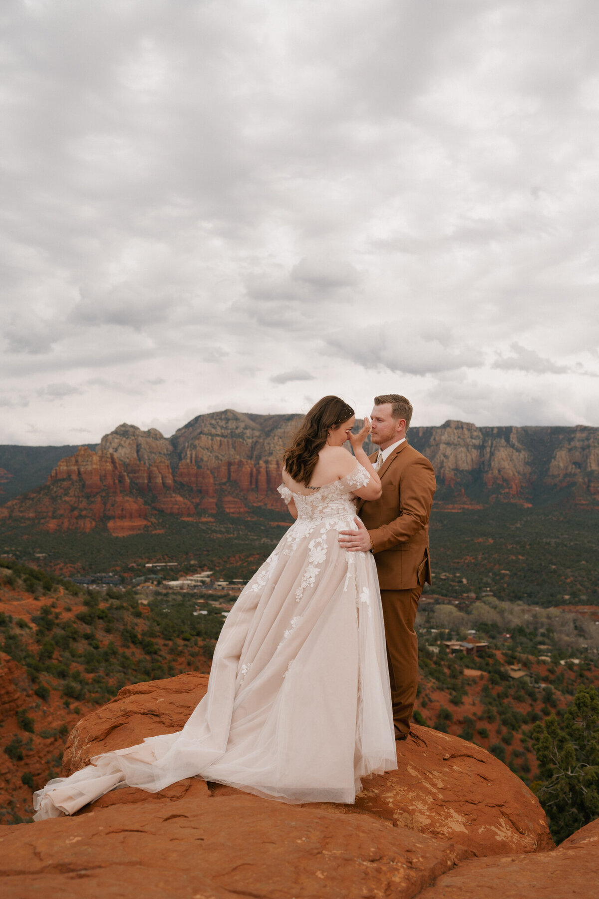 Sarah Folkers Photo Sedona Sky Ranch Lodge wedding-17