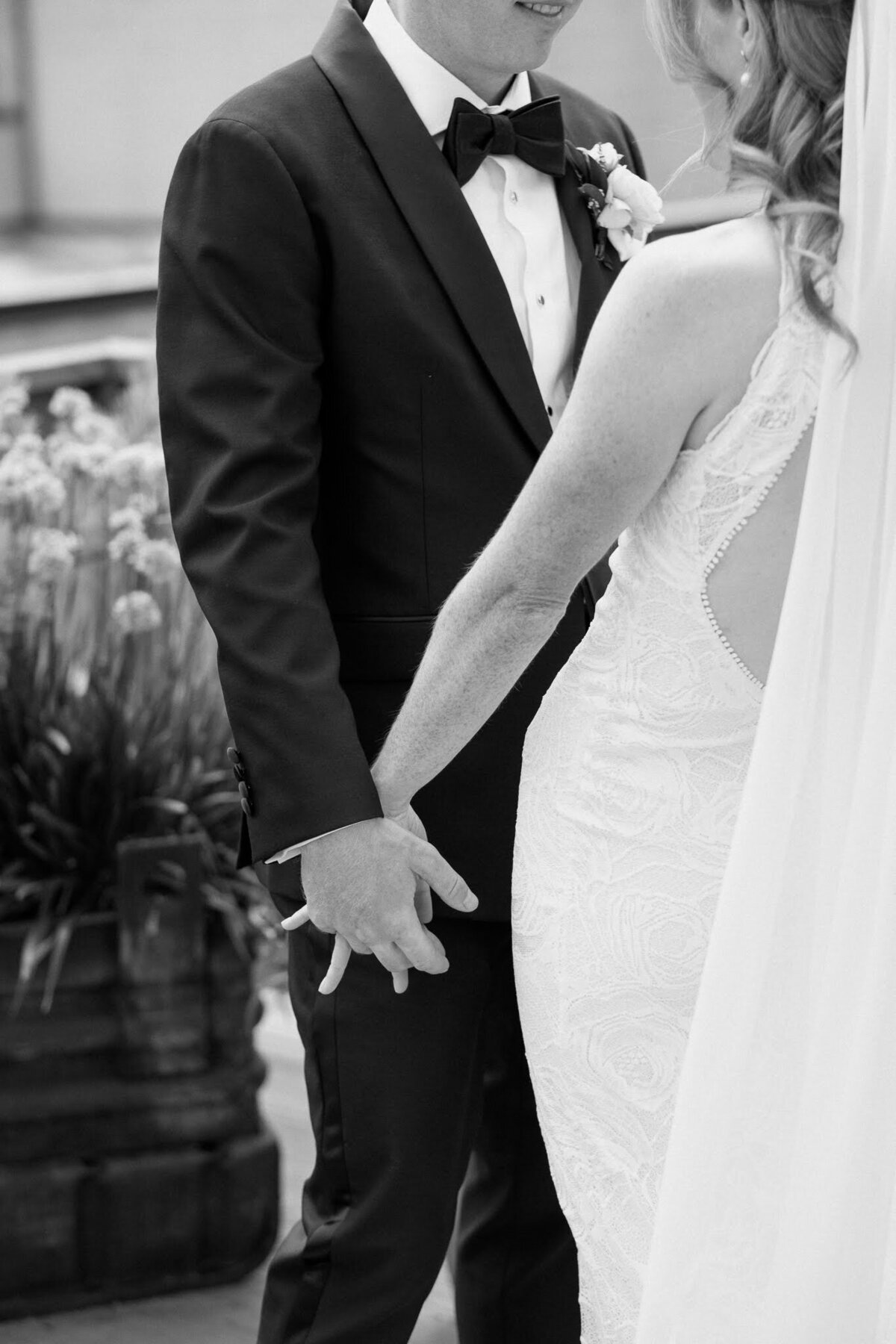 Nichole-Babiez-Photography-07.15.2023-Artifact-events-downtown-chicago-montrose-pointe-bird-sanctuary-wedding-photos-candid-luxury-fall-destination-16