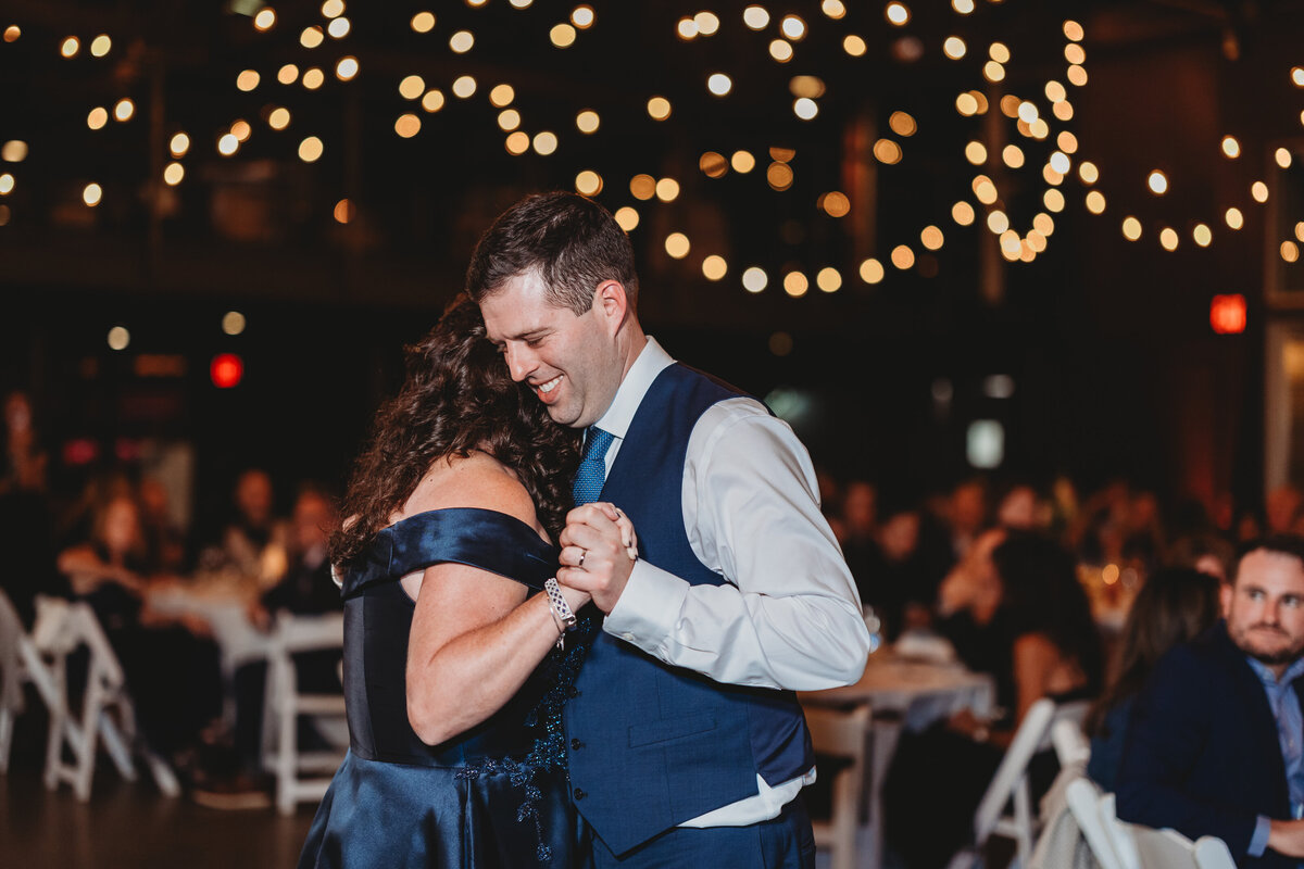 mother-of-the-groom-dance-ct-wedding