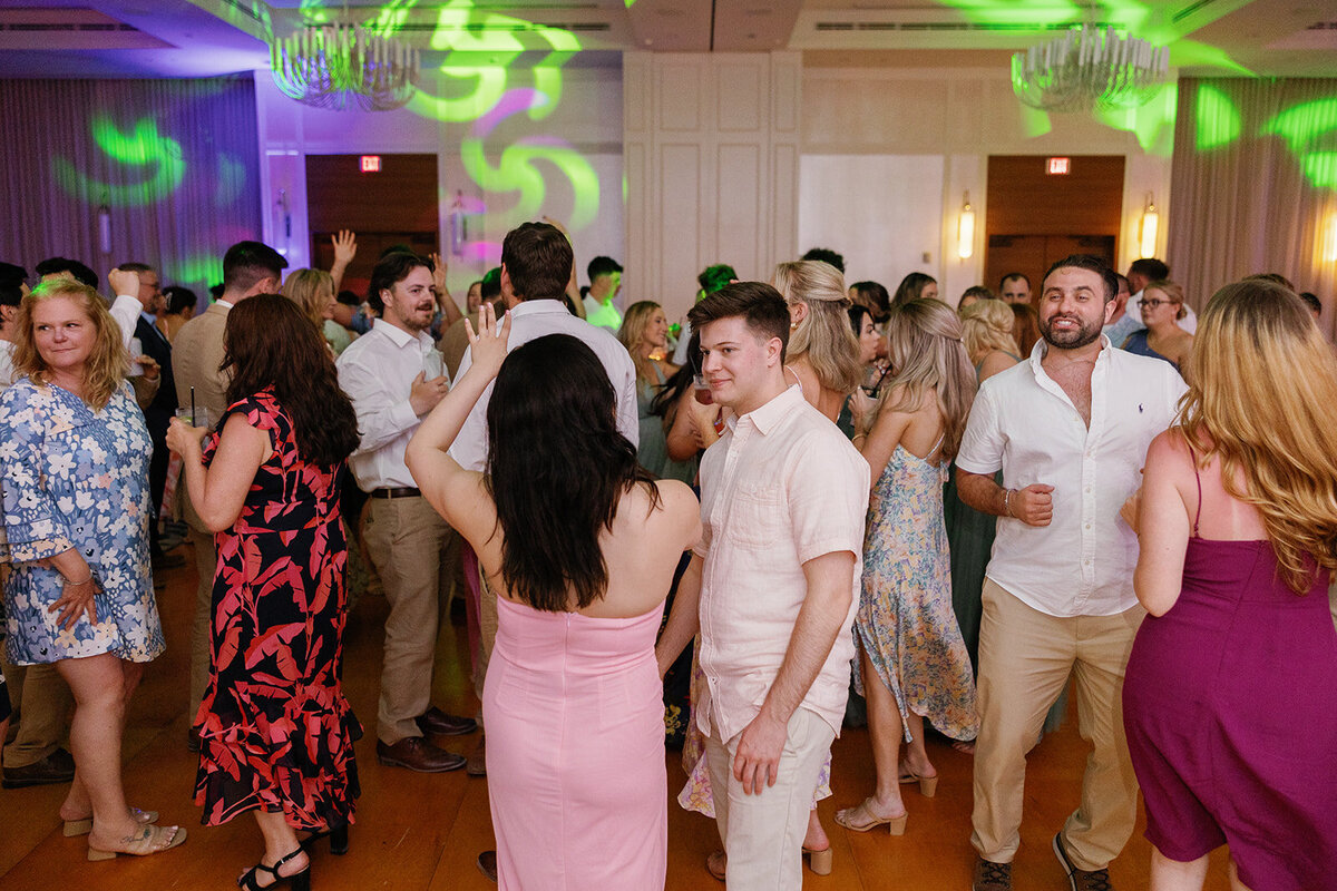A fun-filled evening as guests celebrate at Brenda & Stephen’s Cheeca Lodge wedding.