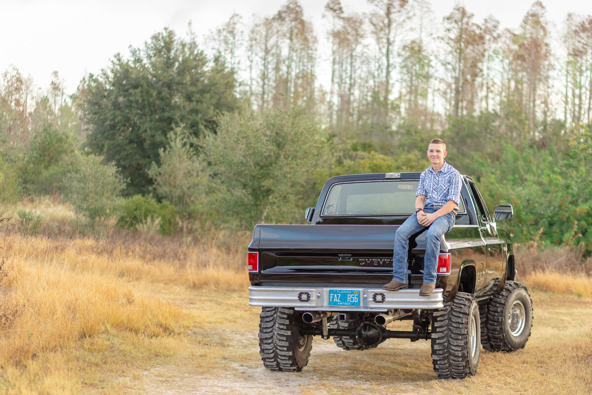 Florida-Senior-Photographer-senior-portraits-Tampa-senior-photographer-florida-Sandi-michelle-photography-senior-guy-home-school--senior11