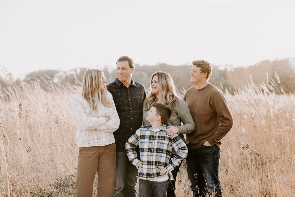 christina_ney_photography_wedding_engagement_lifestyle_photographer_dubuque_iowa_wedding_planning_assistance_adventurous_bold_laidback Family Photography8