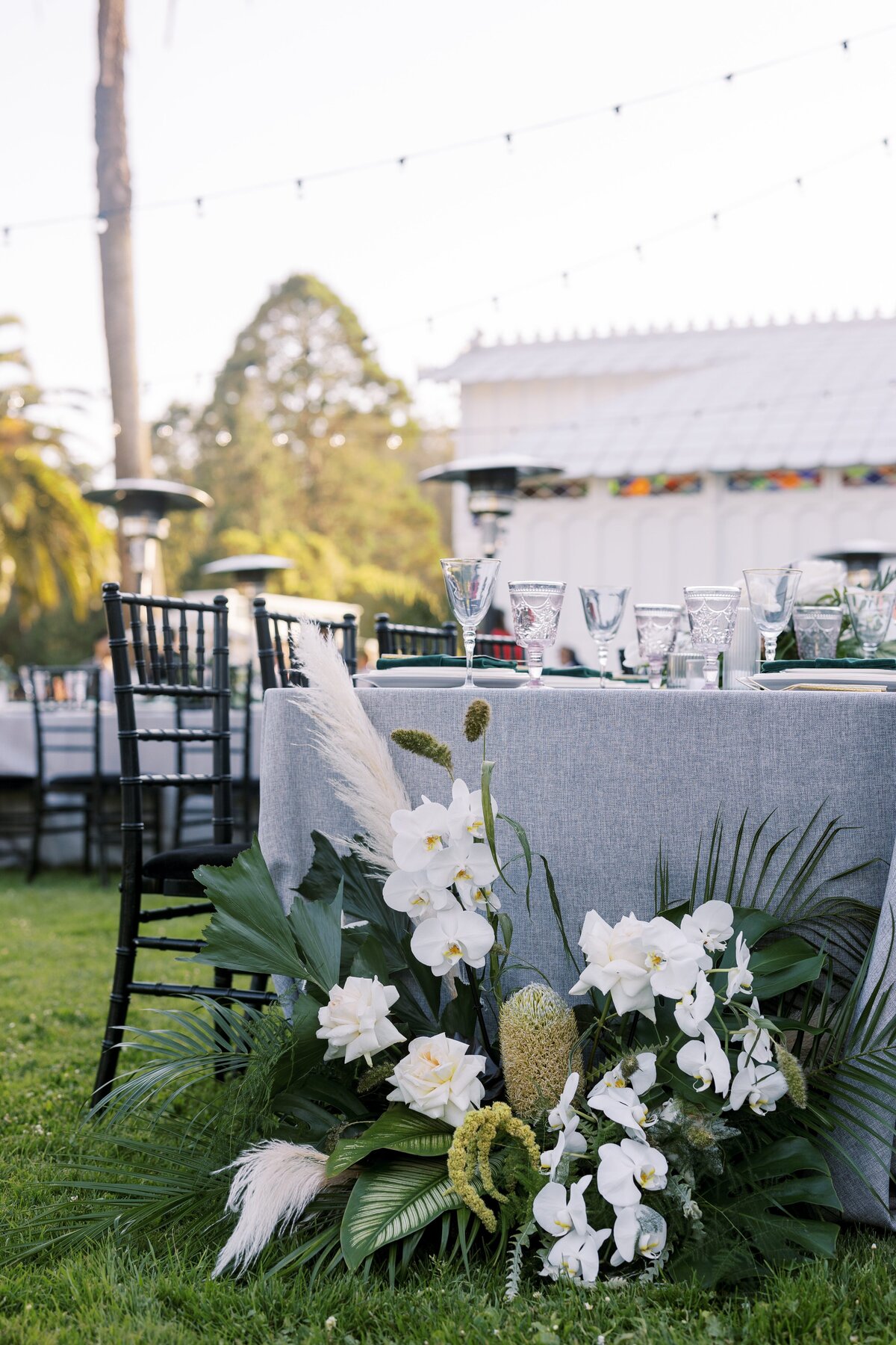 Conservatory-Flowers_Matt-Kyle_Hannah-Berglund-Photography_Sneaks-41